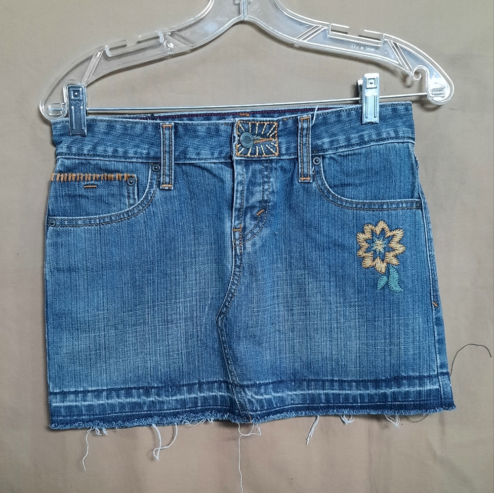 Levi's Signature Distressed Sunglower Blue Jean Skirt sz Junior 1
